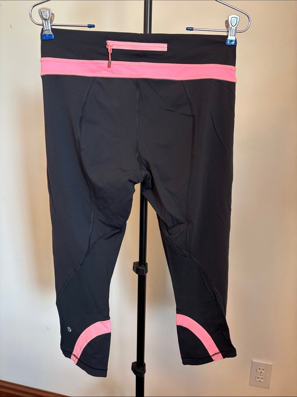 lululemon athletica Black Capri Leggings with Pink Trim - Picture 4 of 4